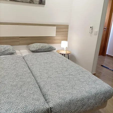 Good Vibes - 3* Λάγος