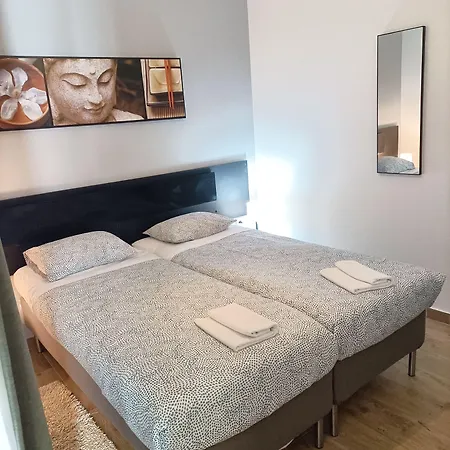 Good Vibes - 3* Λάγος